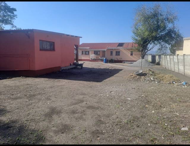 3 BEDROOM HOUSE FOR SALE IN OOS EINDE